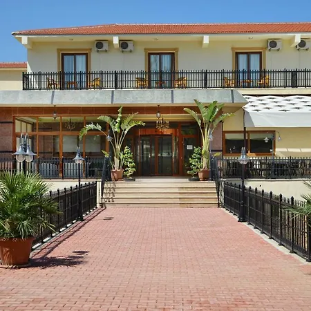 Riverside Holiday Resort By Holidaykeys Hotell *